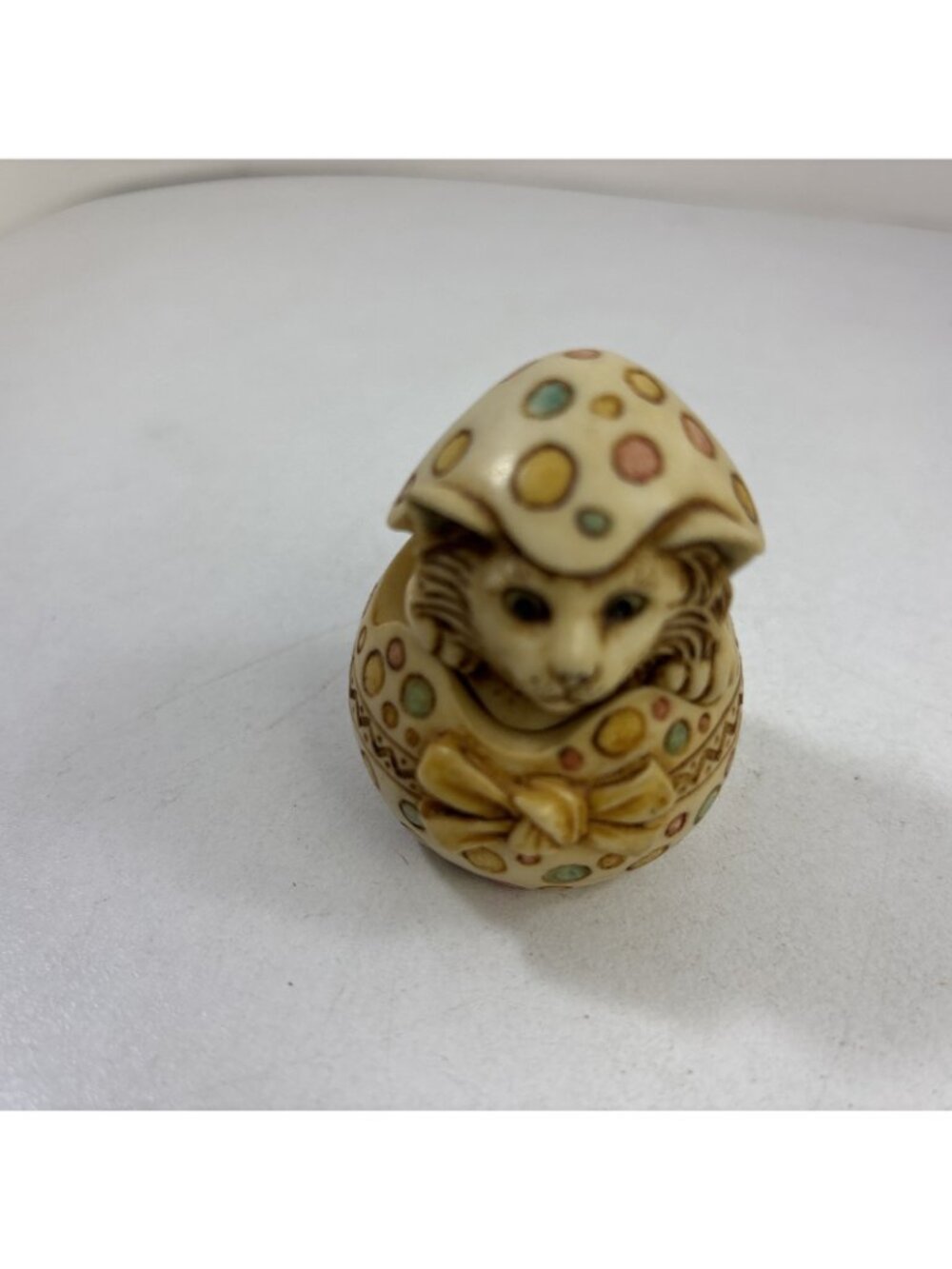 2001 Harmony Kingdom Pot Bellys "April " Birthday Easter Calendar Cat Figurine - Picture 3 of 7